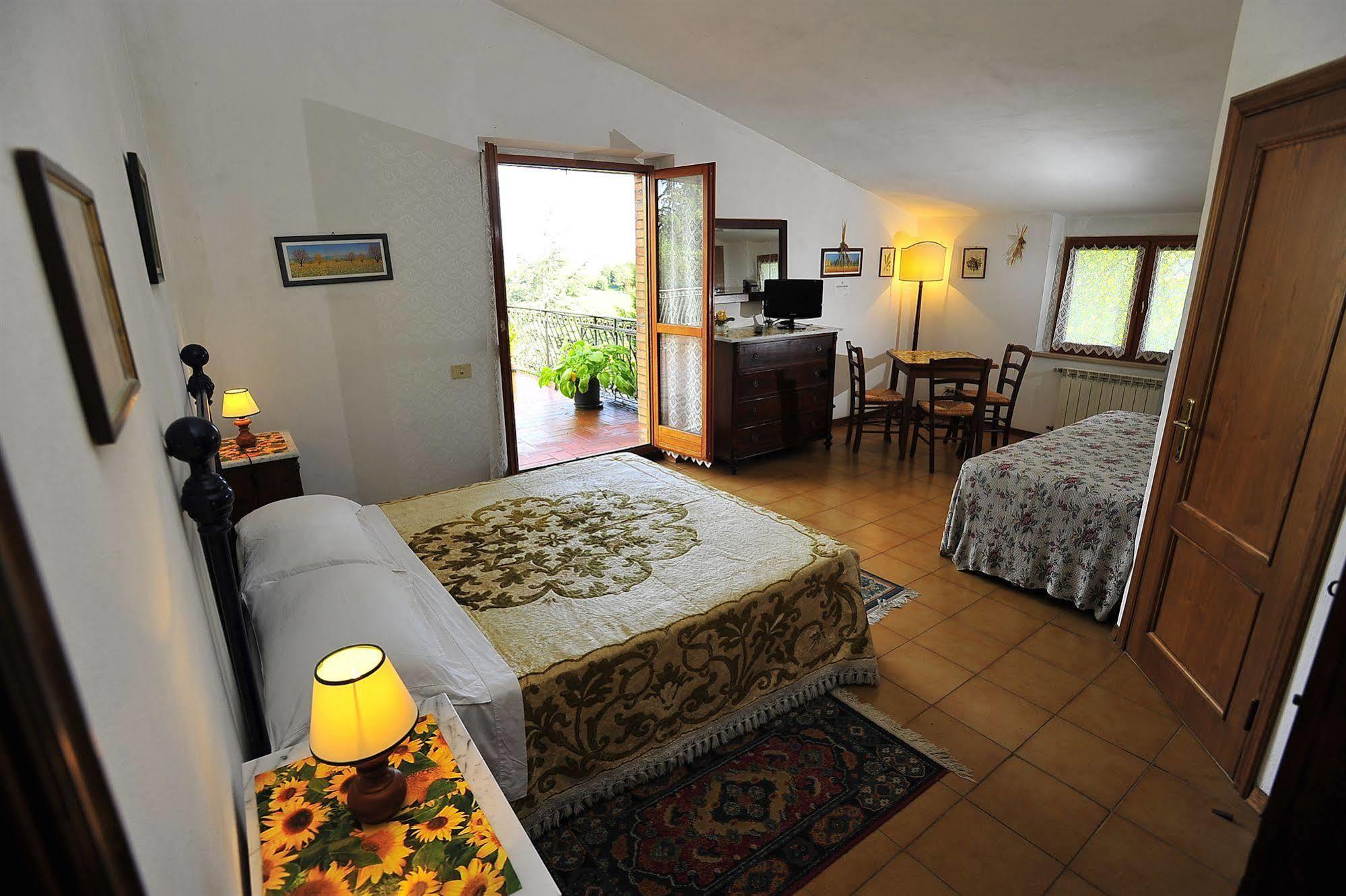 Agriturismo Malafrasca Siena Exterior photo